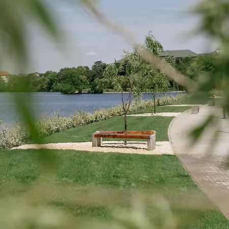 Studio No 5 Lebada Lake Apartment Bucharest