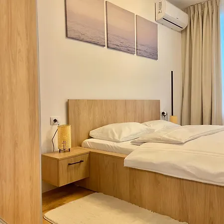 Апартаменти Studio No 5 Lebada Lake
